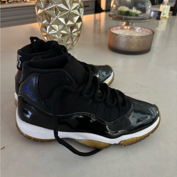 W 8 space jam Jordan’s - Picture 4 of 4